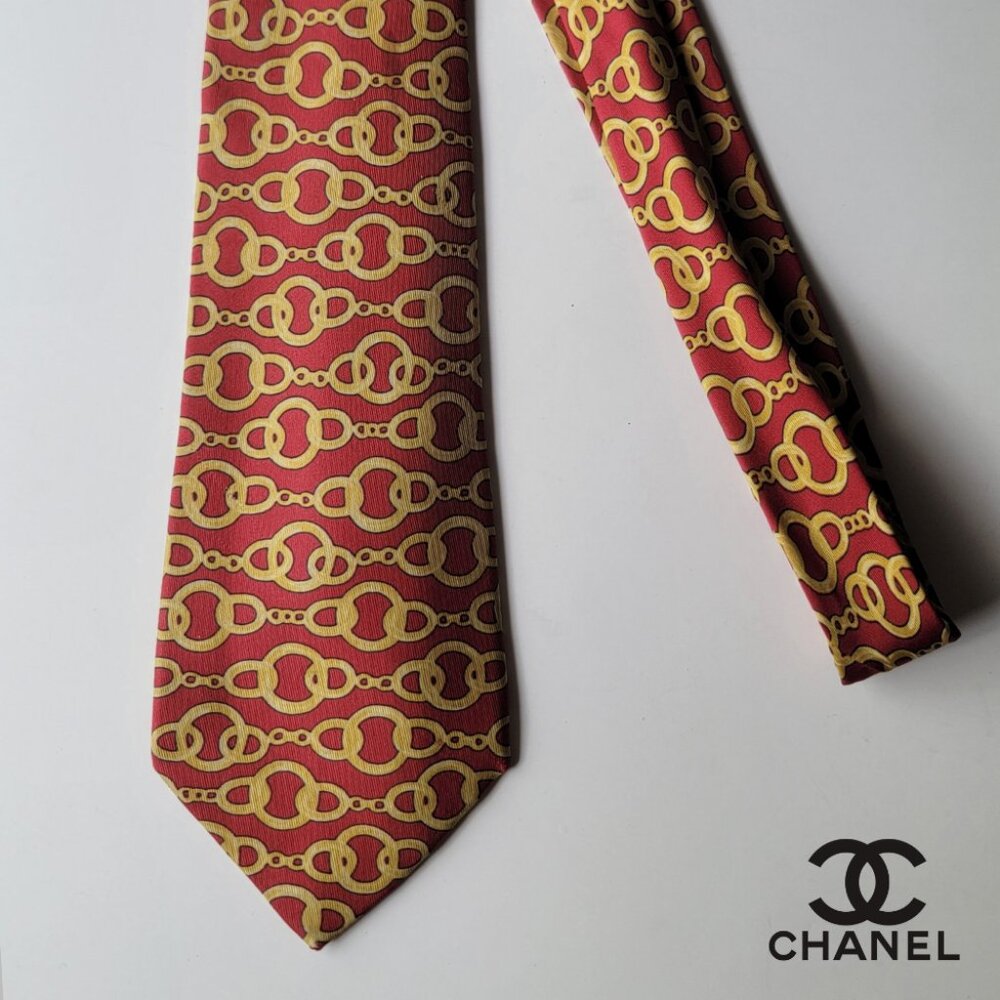 CHANEL Men's Vintage Tie 100% Silk Made in Red with chain pattern